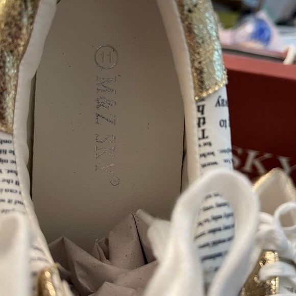 Gold Start Casual Low Top Sneakers - Picture 6 of 12